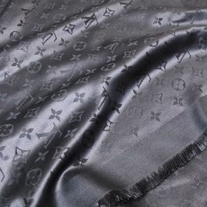 Meet your Posher, Hatifa